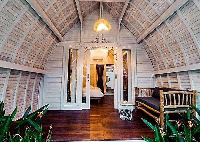 Hotel Elysium Bingin 3*